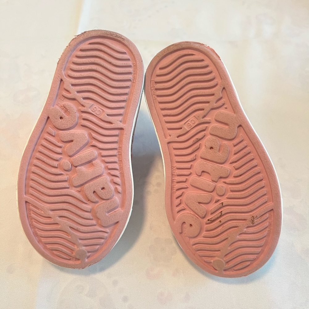 Native Kids Water Shoes - Pink Daisy Slip-On - Picture 2 of 3